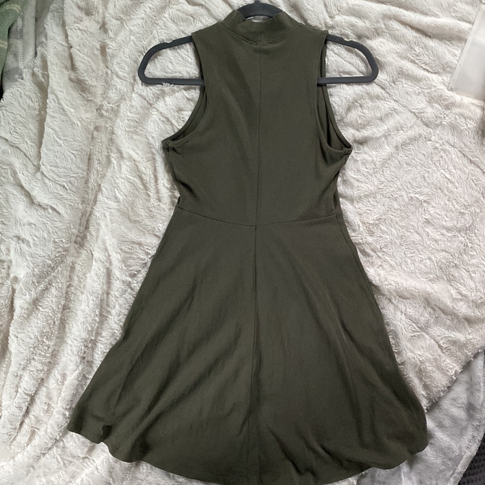 Express dress - Picture 4 of 8